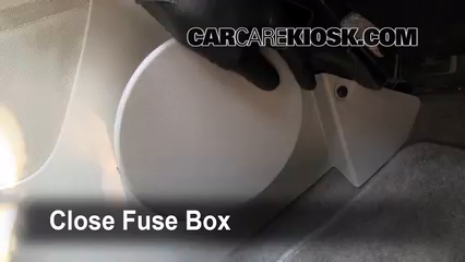 Interior Fuse Box Location: 2002-2007 Saturn Vue - 2004 Saturn Vue 2.2L